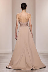 Champagner Langes Rückenfreies Gerafftes Abendkleid aus Satin mit Schlitz
